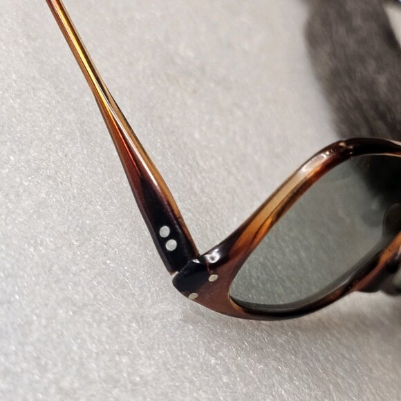 VTG Tortoiseshell Sunglasses Rectangular Brown Italy Gray Lens 140mm Wide - Picture 13 of 14